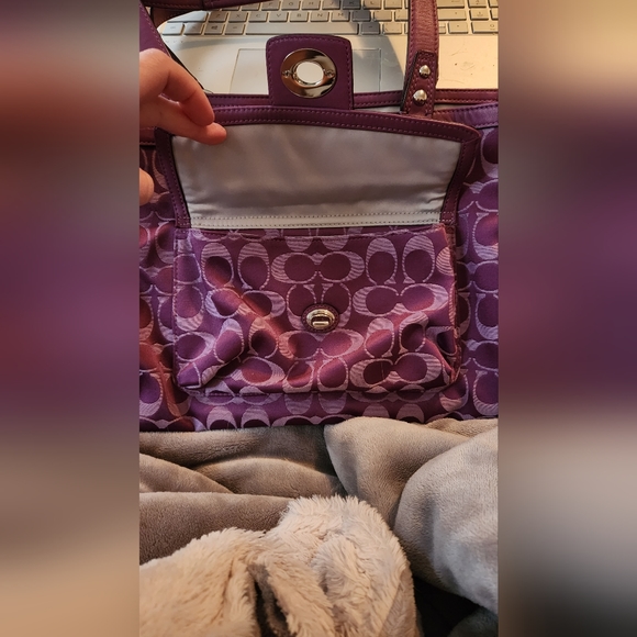NWOT Authentic Coach Penelope Purple Logo Purse - Picture 15 of 16